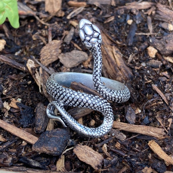 Vintage-Style Punk Snake Wrap Around Emo Cool Silver Alloy Adjustable Ring H221 - Picture 1 of 16